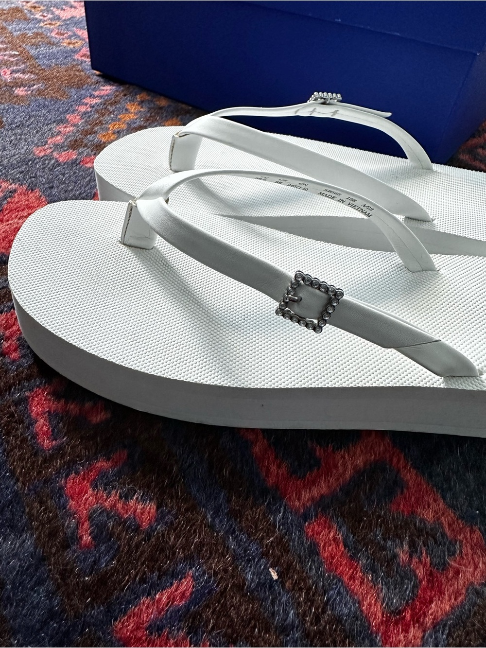 Stuart Weitzman Crystal Thong Flatform White Sandal- Women Size 8 - Picture 4 of 5